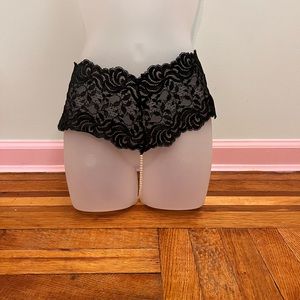 Myla lace and pearl panty o/s
